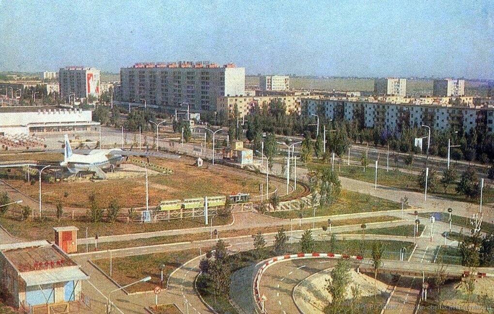 Площадь добровольского ростов на дону. Ростов на дону добровольского 70. Ростов на дону добровольского 70. Добровольского, д. Все свои ул.