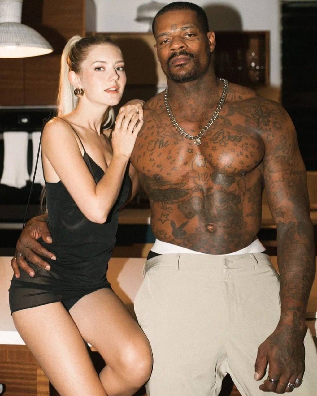 t.me+0BouuMqDBGlmMGUy. канал с самой конченной п*рнухой со всего и...