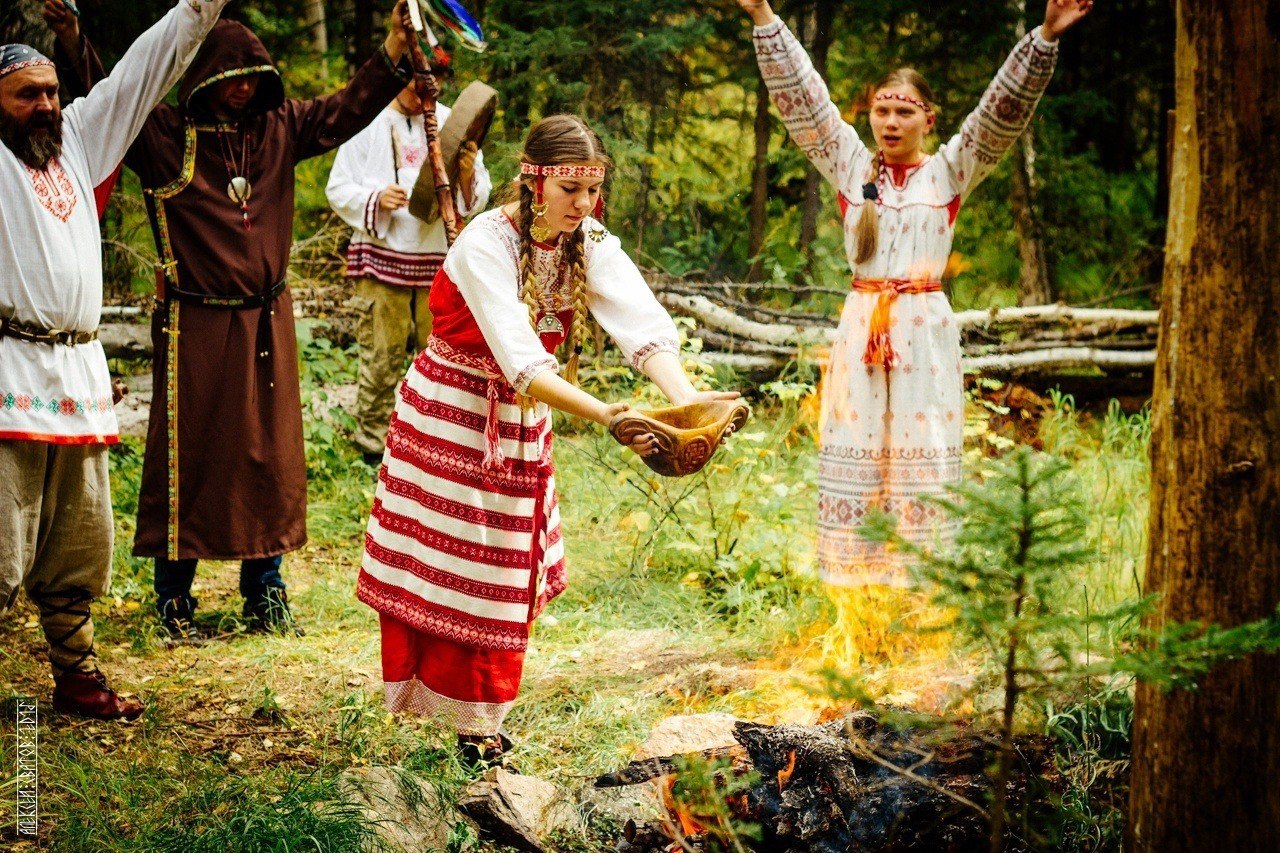 Великий велесов день. Национальные культуры и традиции. Обряды на осенины. С праздником ивана купала. Ивана купала языческий праздник.